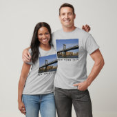 イースト川のマンハッタン橋 | ニューヨーク市 Tシャツ (ユニセックス)