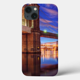 イースト・リバーのブルックリン橋、マンハッタン iPhone 13ケース