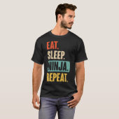 イート スリープ ニンジャ リピート 面白い忍者武術 ル Tシャツ (正面フル)
