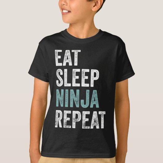 イート スリープ ニンジャ リピート 面白い 空手 服 ニンジャ Tシャツ (正面)