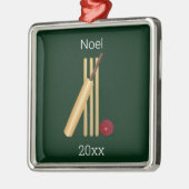 ウィケットを使用した編集可能クリケット メタルオーナメント (左)