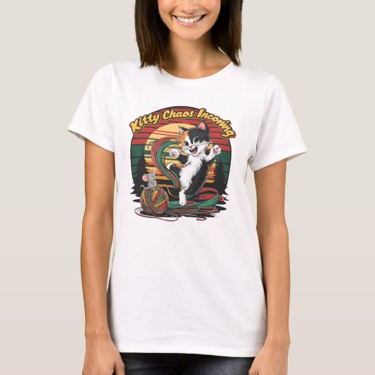ウィスカ猫科の動物ヤーンダンス子猫カオス着信！ Tシャツ (正面)