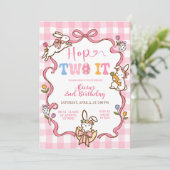 ウィスキカル ピンク ギンガム うさぎ Hop TWO it 2歳 誕生日 招待状 (スタンド正面)