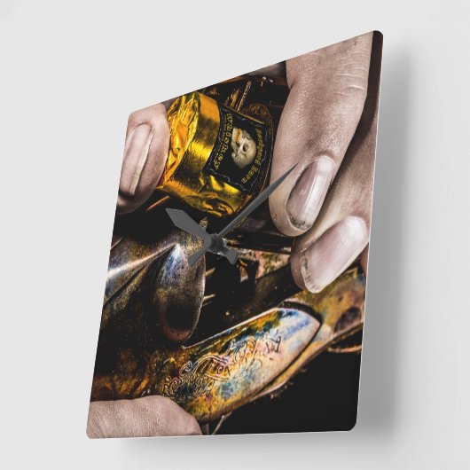 ウィスキーの打撃 スクエア壁時計 (傾斜)