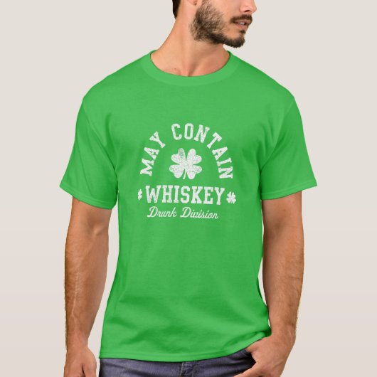 ウィスキーを含む5月St patricks dayグリーン Tシャツ (正面)