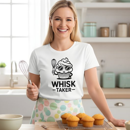 ウィスクテイカー - 面白いバイキングカップケーキデザイン Tシャツ