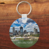 ウィスコンシン州ミルウォーキーの街並み写真 キーホルダー (正面)