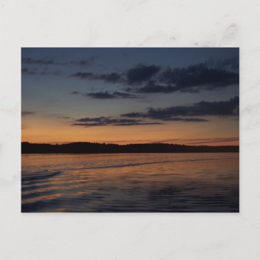 ウィスコンシン州北部の湖に沈む夏の夕日 ポストカード (正面)