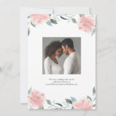 ウィスピーなピンクの水色フローラ結婚式の日付を保存 セーブザデート (裏面)