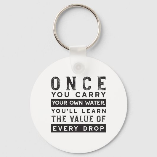 ウィズダム引用文デザイン – すべてのドロップの価値 キーホルダー (裏面)