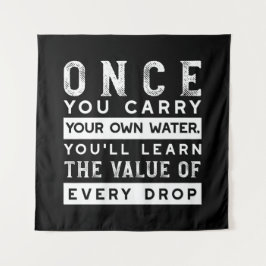ウィズダム引用文デザイン – すべてのドロップの価値 タペストリー