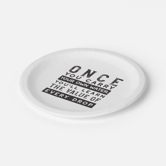 ウィズダム引用文デザイン – すべてのドロップの価値 ペーパープレート (アングル)