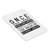 ウィズダム引用文デザイン – すべてのドロップの価値 マグネット (右側)