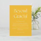 ウィズミカルな黄色のウェディングフォトカード "Beyond Grateful" サンキューカード (スタンド正面)