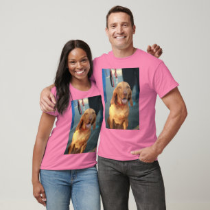ウィズラ・ハウンド・ドッグ・シッティング・アンド・ハッピー Tシャツ