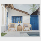 ウィッカーテーブルとプールの近くの椅子2脚 ラッピングペーパー (フラット)