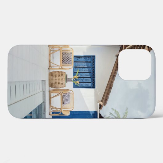 ウィッカーテーブルとプールの近くの椅子2脚 Case-Mate iPhoneケース (裏面 (横))