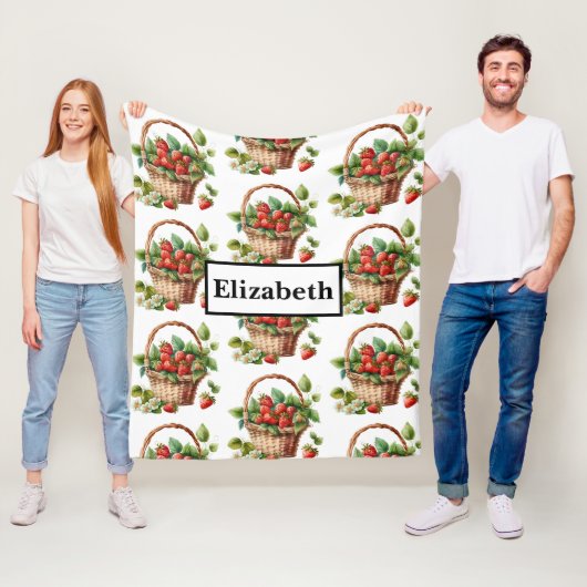 ウィッカーバスケットに入った新鮮なイチゴ フリースブランケット (インサイチュ)