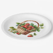 ウィッカーバスケットに入った新鮮なイチゴ ペーパープレート (アングル)