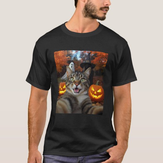 ウィッチとゴーストの怖いハロウィンと写る猫の自撮り Tシャツ (正面)