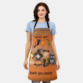 ウィッチウェイハロウィーンオレンジ エプロン (着用した状態)