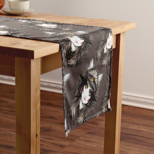 ウィッチキャットハロウィン不気味なかわいいポートレート ショートテーブルランナー (インサイチュ)