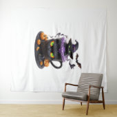 ウィッチキャットハロウィーンラテ – 不気味なかわいいコーヒーと タペストリー (インサイチュ(横))