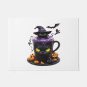 ウィッチキャットハロウィーンラテ – 不気味なかわいいコーヒーと ドアマット (正面)