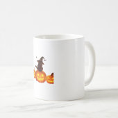 ウィッチハットとこうもり&カボチャの可愛い黒猫 – H コーヒーマグカップ (正面右)