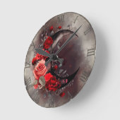 ウィッチリー | ゴシック風の赤いバラが咲く三日月 ラウンド壁時計 (傾斜)