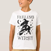 ウィッチーで面白いハロウィン魔女の気分ちょっと Tシャツ (正面)
