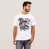 ウィッチ・ベター・ヘブ・マイ・コーヒー – かわいい魔法使いの面白いデザイン Tシャツ (正面フル)