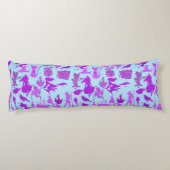 ウィッ飛んでいるチ模様。パープルLブルーBG ボディピロー (裏面)