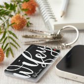 ウィフィー | 白文字デザイン写真付き キーホルダー (正面右)