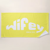 ウィフェイハビー新婚ブライドイエロー ビーチタオル (正面)