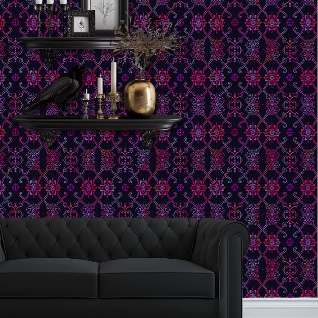 ウィムシゴス骨折トレリス 壁紙 (Whimsigoth Magenta and Purple Trellis wallpaper behind a black couch.)
