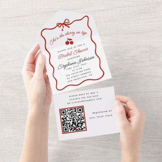ウィムシーレッド彼女はトップさくらんぼのブライダルシャワー オールインワン招待状 (貼ってはがせる)