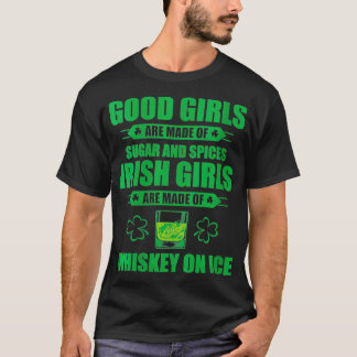 ウィメンズアイリッシュの女の子は氷の上のパトリックで作られている Tシャツ