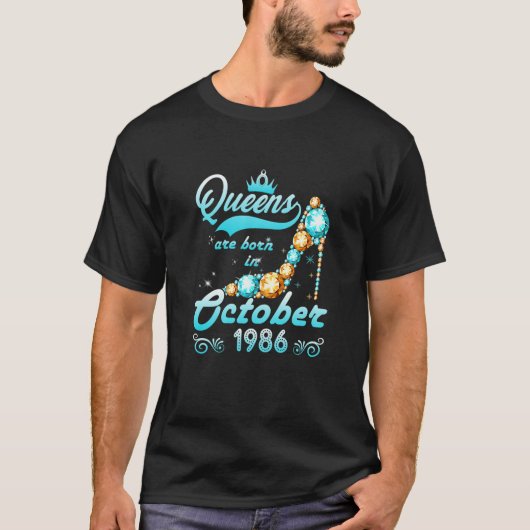 ウィメンズクイーン35番目の誕生日ギフトクイーン生まれが入る Tシャツ (正面)