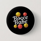 ウィメンズボッチェボールギフト – おもしろいヤードゲーム – Bocce Bab 缶バッジ (正面)