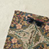 ウィリアムモリスバラリースヴィンテージ開花バラ ビーチタオル (インサイチュ)