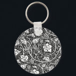 ウィリアムモリス白黒ブドウつる植物 キーホルダー<br><div class="desc">1800年代に多くのヴィンテージフローラ繊維デザインやフローラ壁紙デザインを製造したウィリアム・モリスのヴィンテージブドウつる植物壁紙デザインをベースにしたヴィンテージブドウ壁紙パターン。グレープパターンは彼の会社最高のの一つである。このヴィンテージグレープテキスタイルは、グラフィック詳細の複雑なブドウとブドウのスケッチである。ぶどう好きでワファッションドイン好きビクトリアンに最適な素敵な古い花の柄。</div>