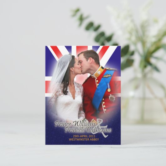 ウィリアム&ケイト王室のの結婚キスはがき ポストカード (スタンド正面)
