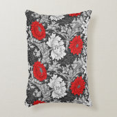 ウィリアム・モリスの菊、灰色および赤 アクセントクッション (正面(垂直))