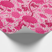 ウィリアム・モリスのJacobean花柄、明るい赤紫色のピンク ラッピングペーパー (角)