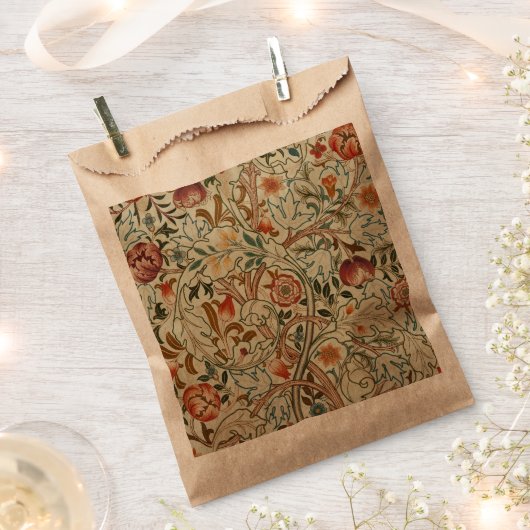 ウィリアム・モリス・アカンサス刺繍花柄 フェイバーバッグ (クリップ留めされた状態)