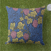 ウィリアム・モリス・グレープヴィン(ワインつる植物)パターン アウトドアクッション (芝生)