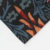 ウィリアム・モリス・スネークヘッド・ダーク・パターン フリースブランケット (角)