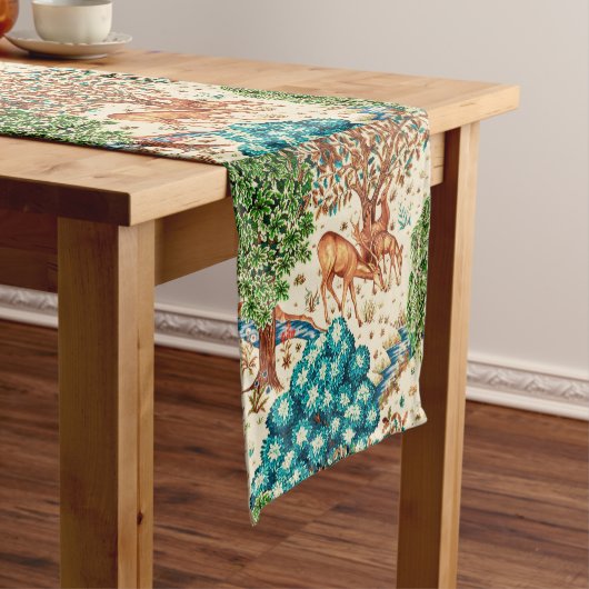 ウィリアム・モリス・ディアー・バイ・ア・ブルック・タペストリー・ベージュ ショートテーブルランナー (インサイチュ)