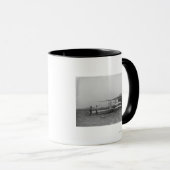 ウィルバーとオーヴィルのライト第2動力機 マグカップ (正面右)